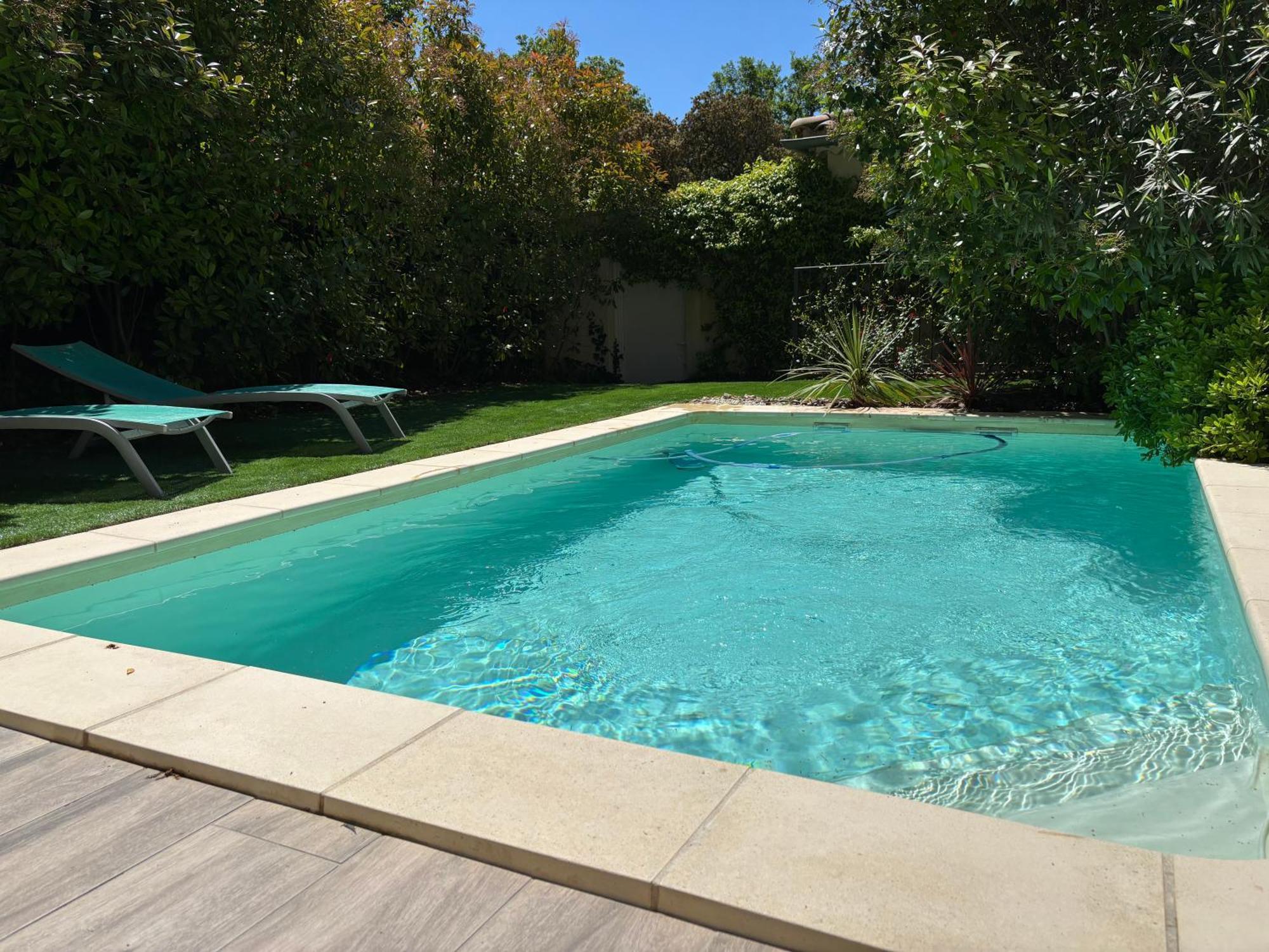 Les Jardins Du Castelas - Piscines, Jardins Et Spas Privatifs Uchaux Екстериор снимка