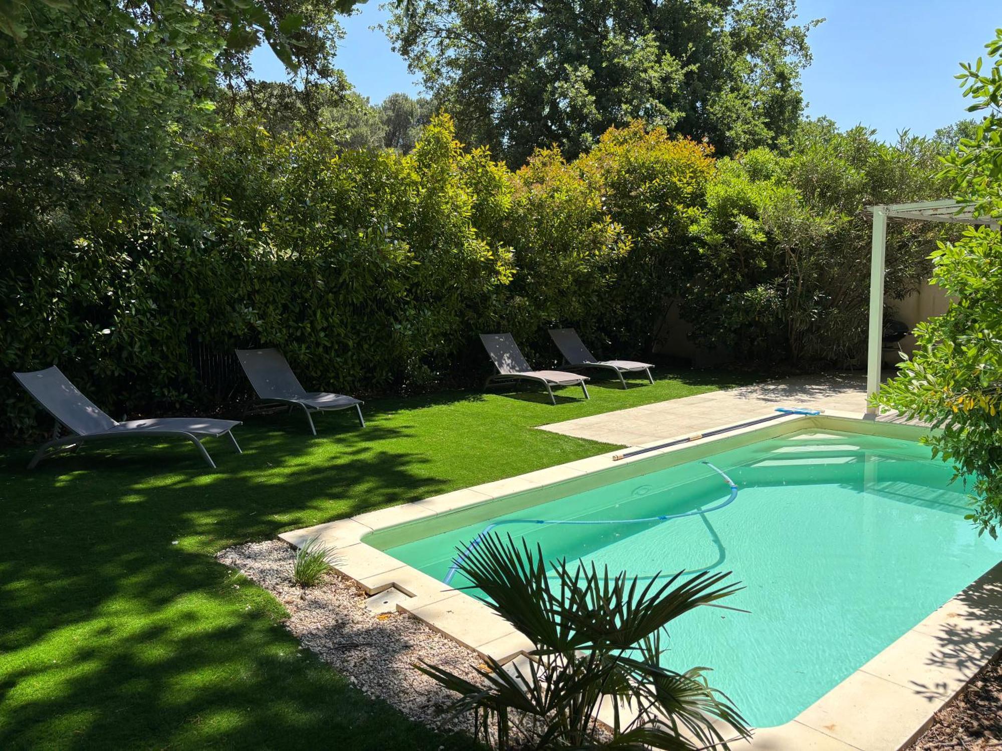Les Jardins Du Castelas - Piscines, Jardins Et Spas Privatifs Uchaux Екстериор снимка