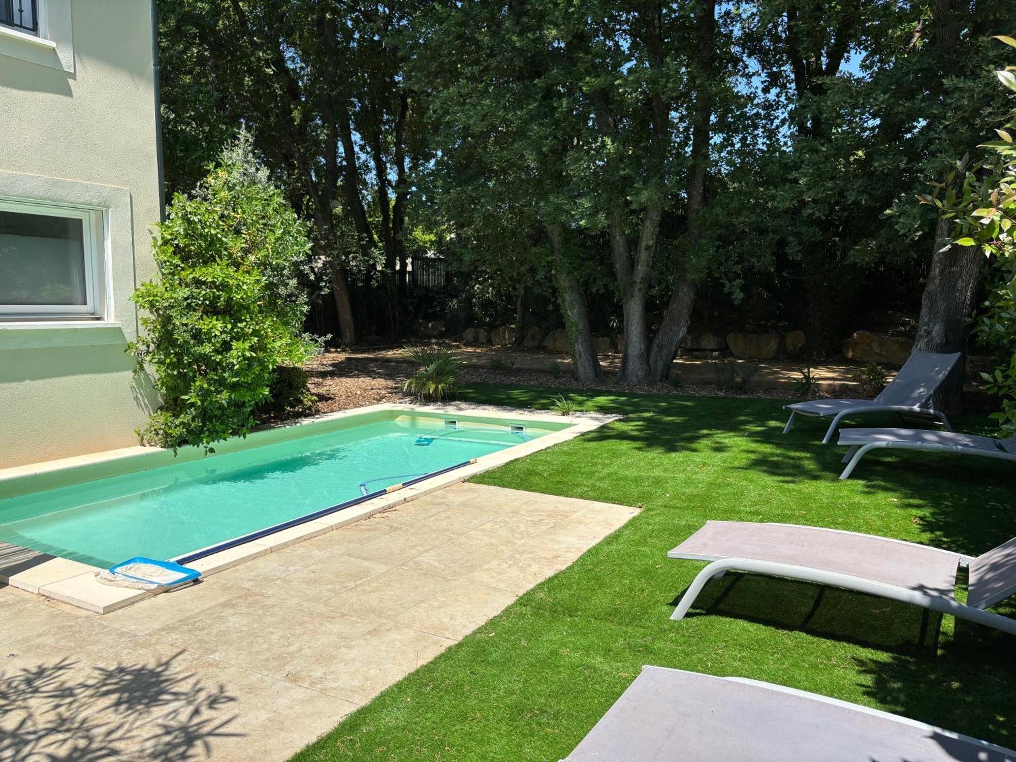 Les Jardins Du Castelas - Piscines, Jardins Et Spas Privatifs Uchaux Екстериор снимка